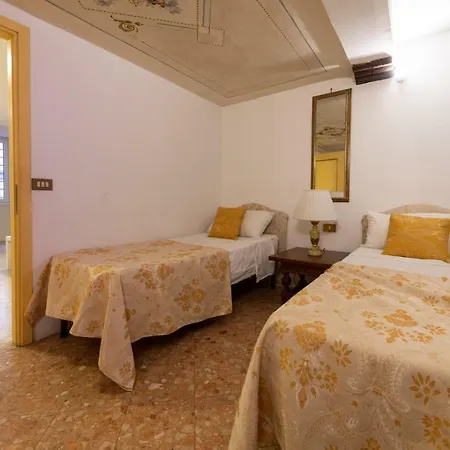Historical In Center Apartment *