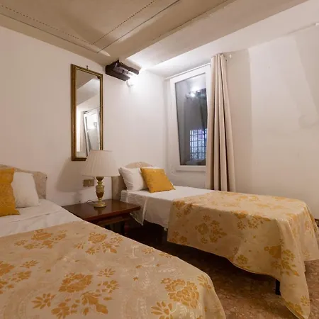 Apartment Historical In Center